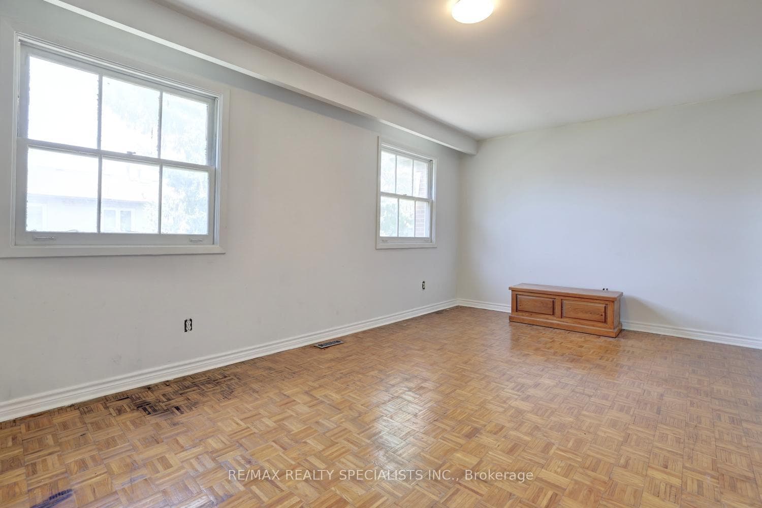2445 Homelands Drive Unit 30 photo 18