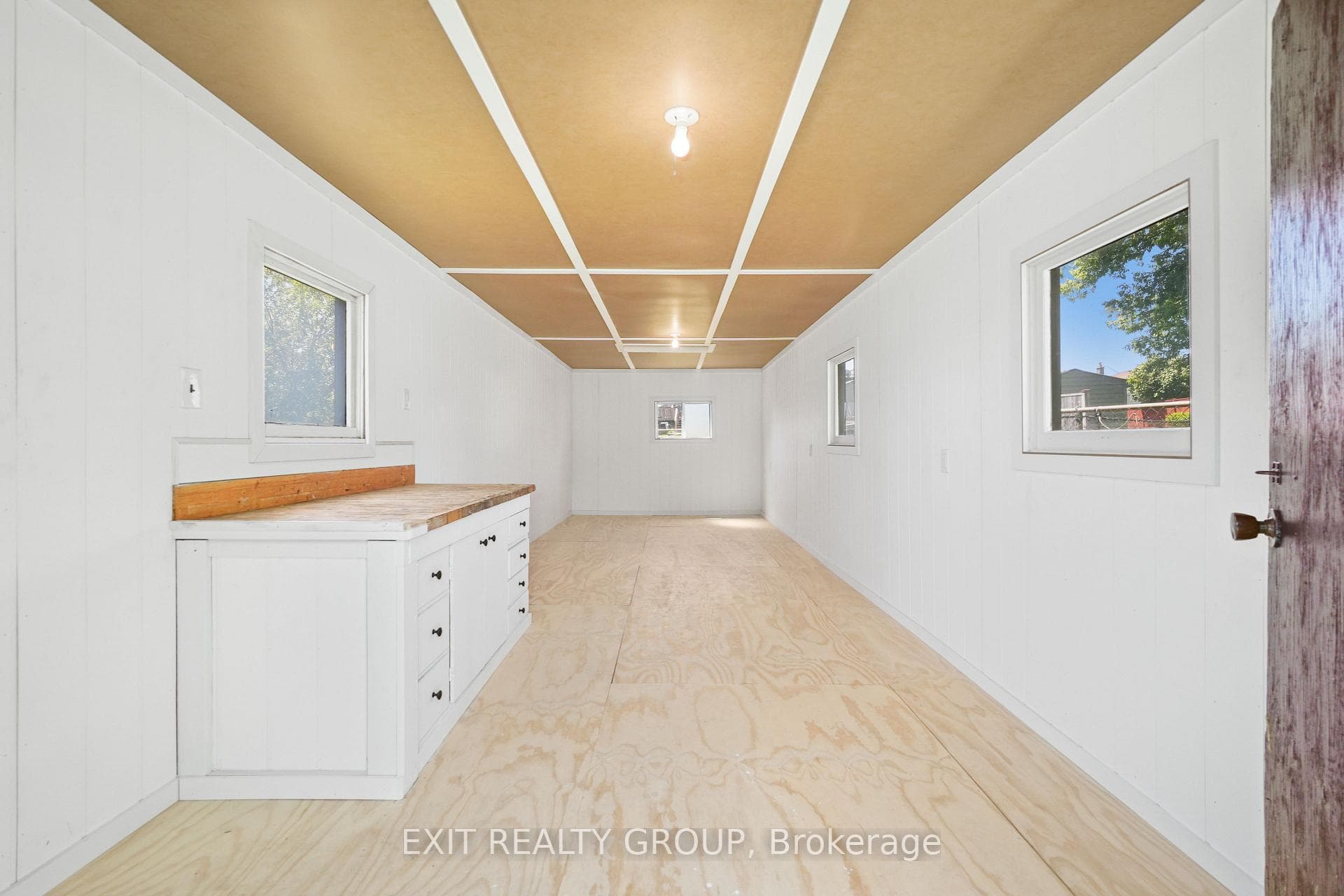 2402 Hamilton Road photo 25