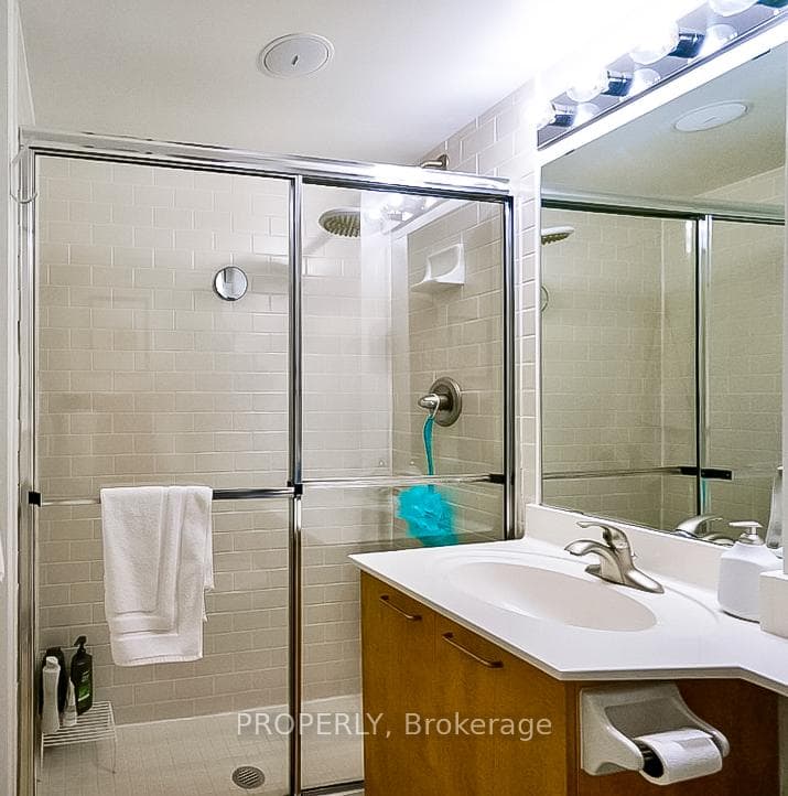 955 Queen Street Unit 315 photo 14