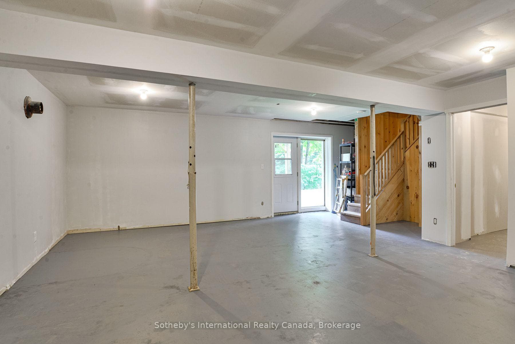 Unfinished spacious basement.