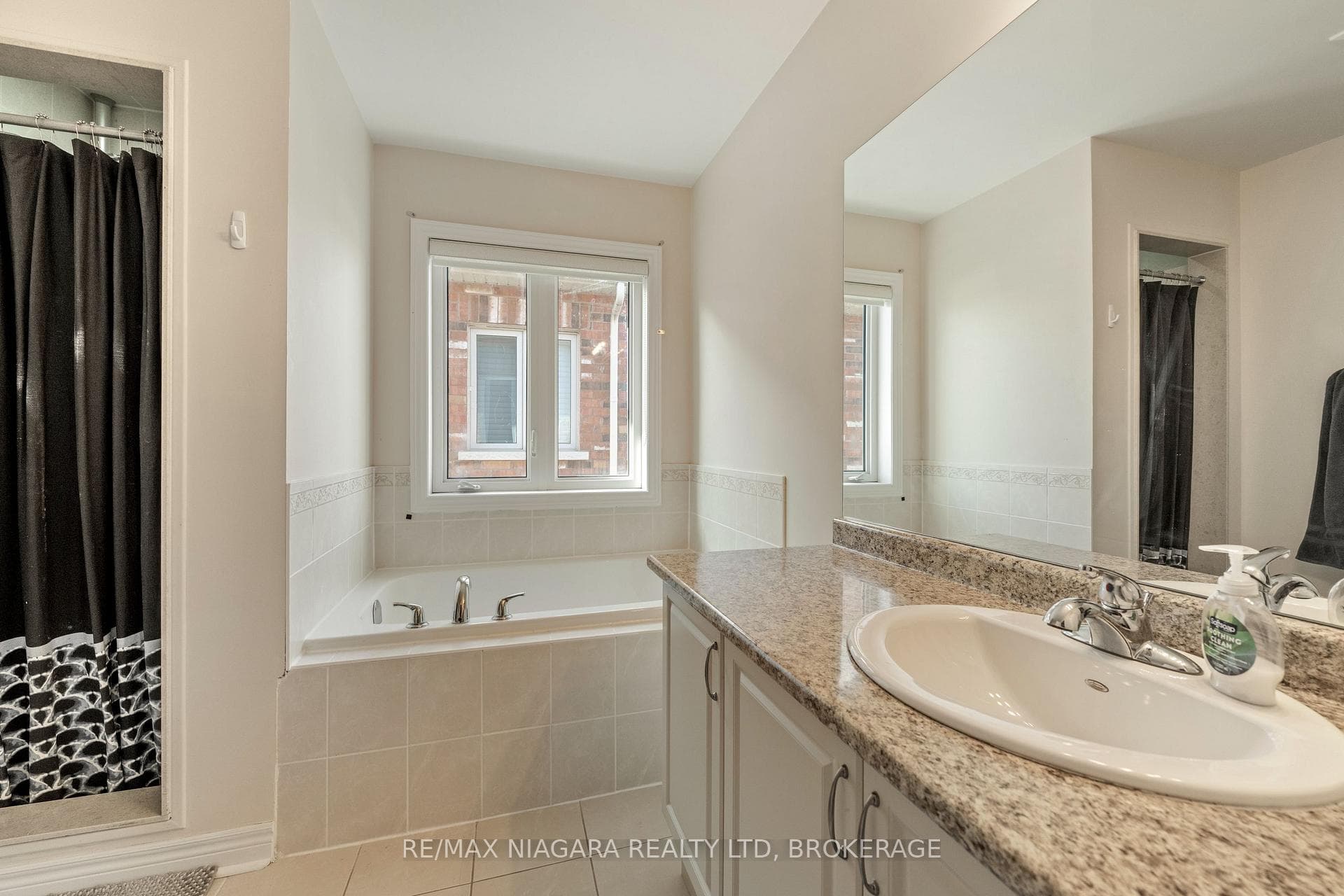 107 Keith Crescent photo 20