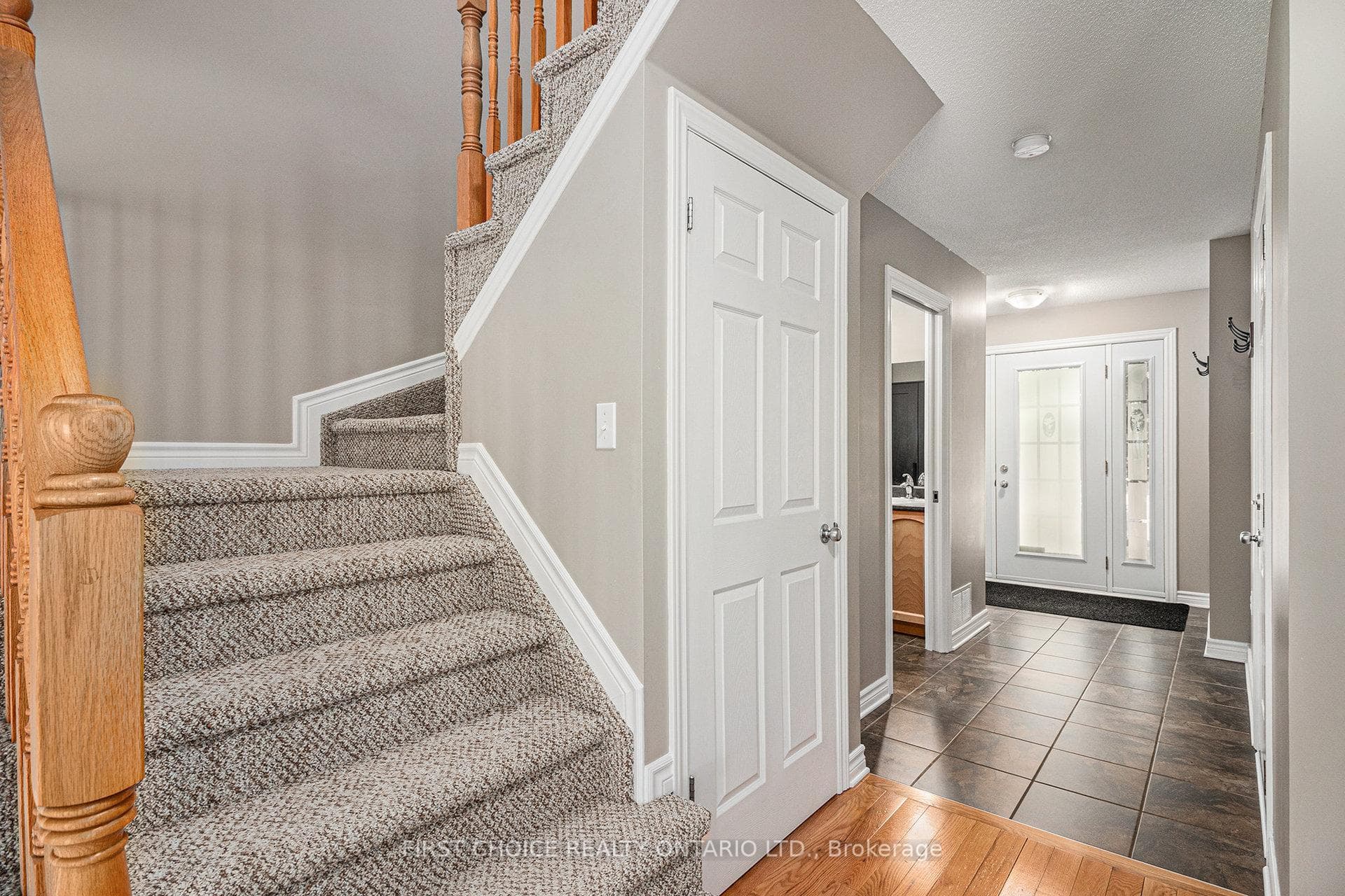 277 Mica Crescent photo 4