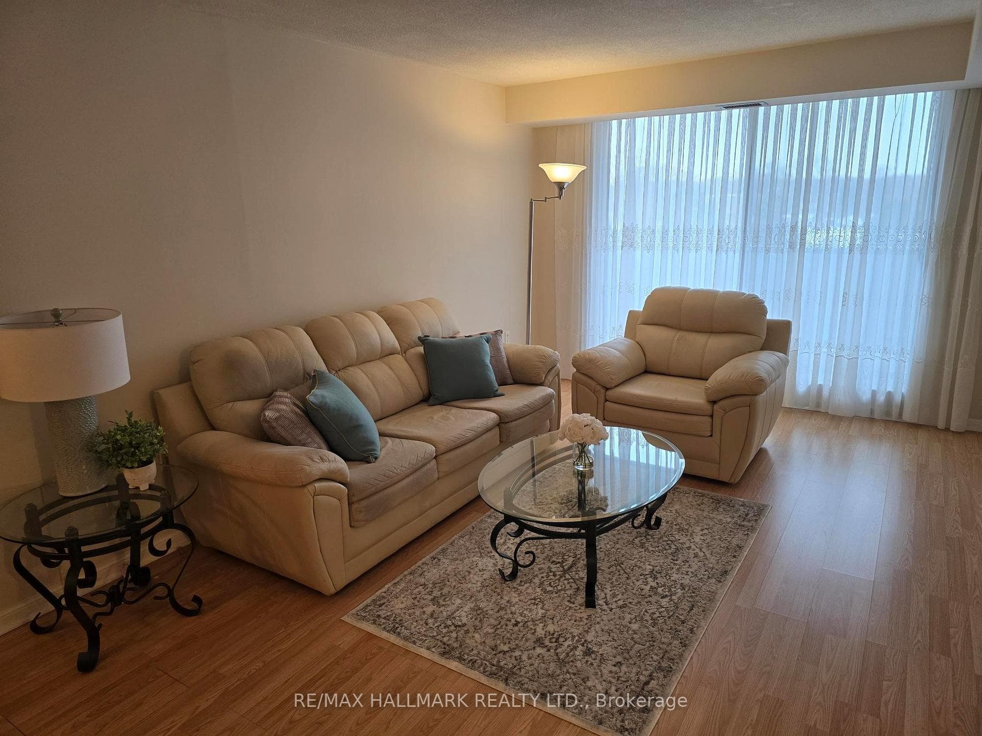 757 Victoria Park Avenue Unit 607 photo 3