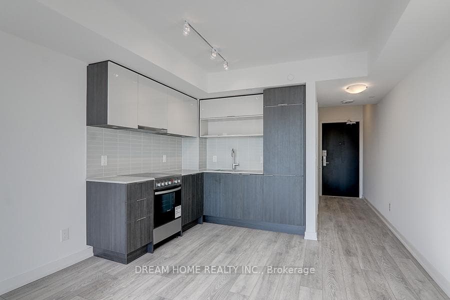 159 Wellesley Street Unit 3304 photo 10