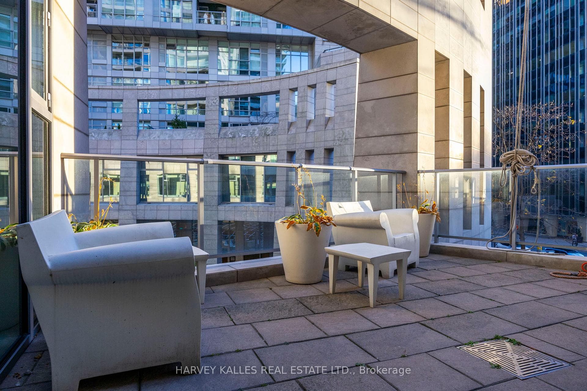 2191 Yonge Street Unit 3111 photo 39