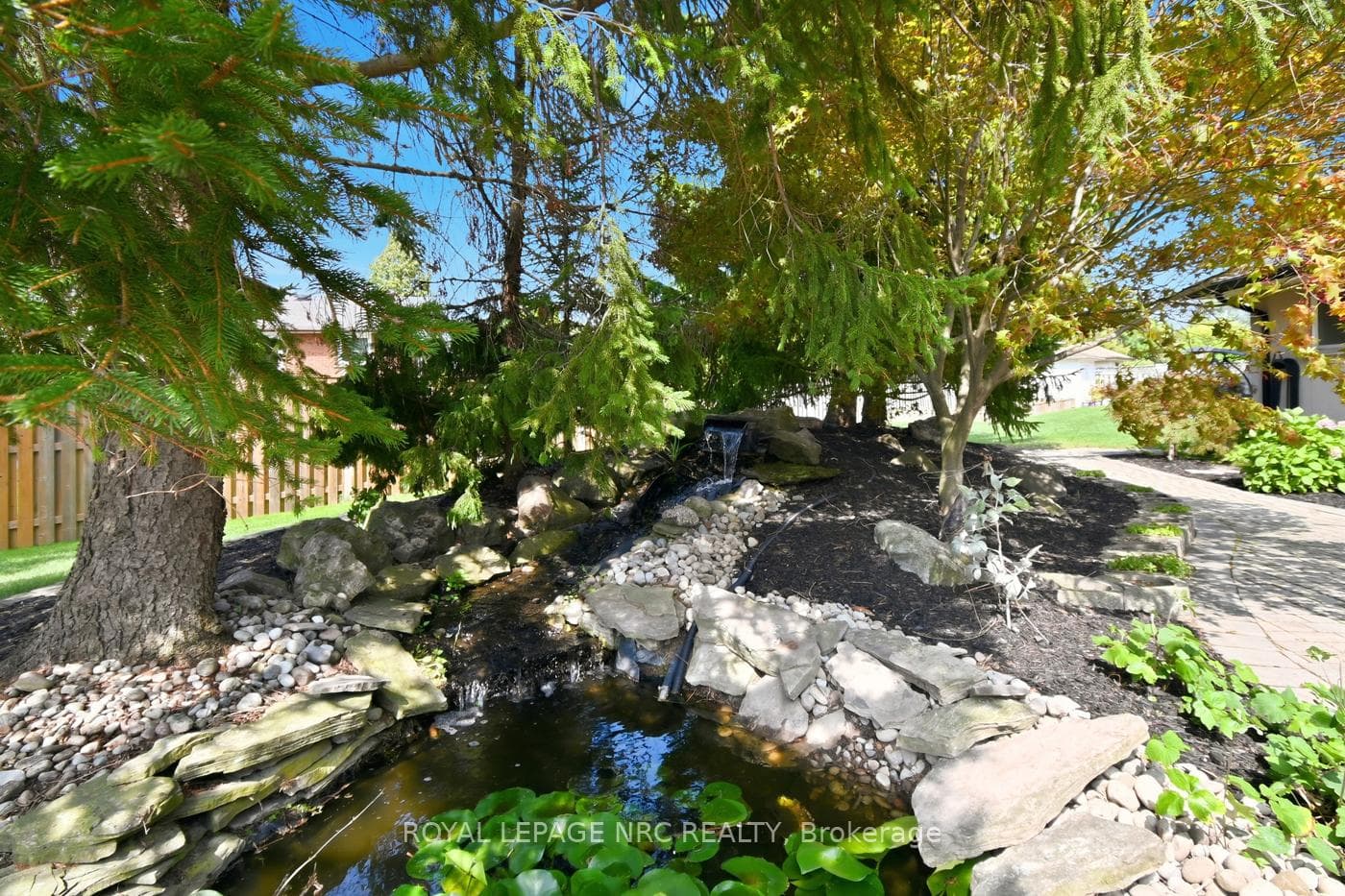 12 Fuller Crescent photo 45