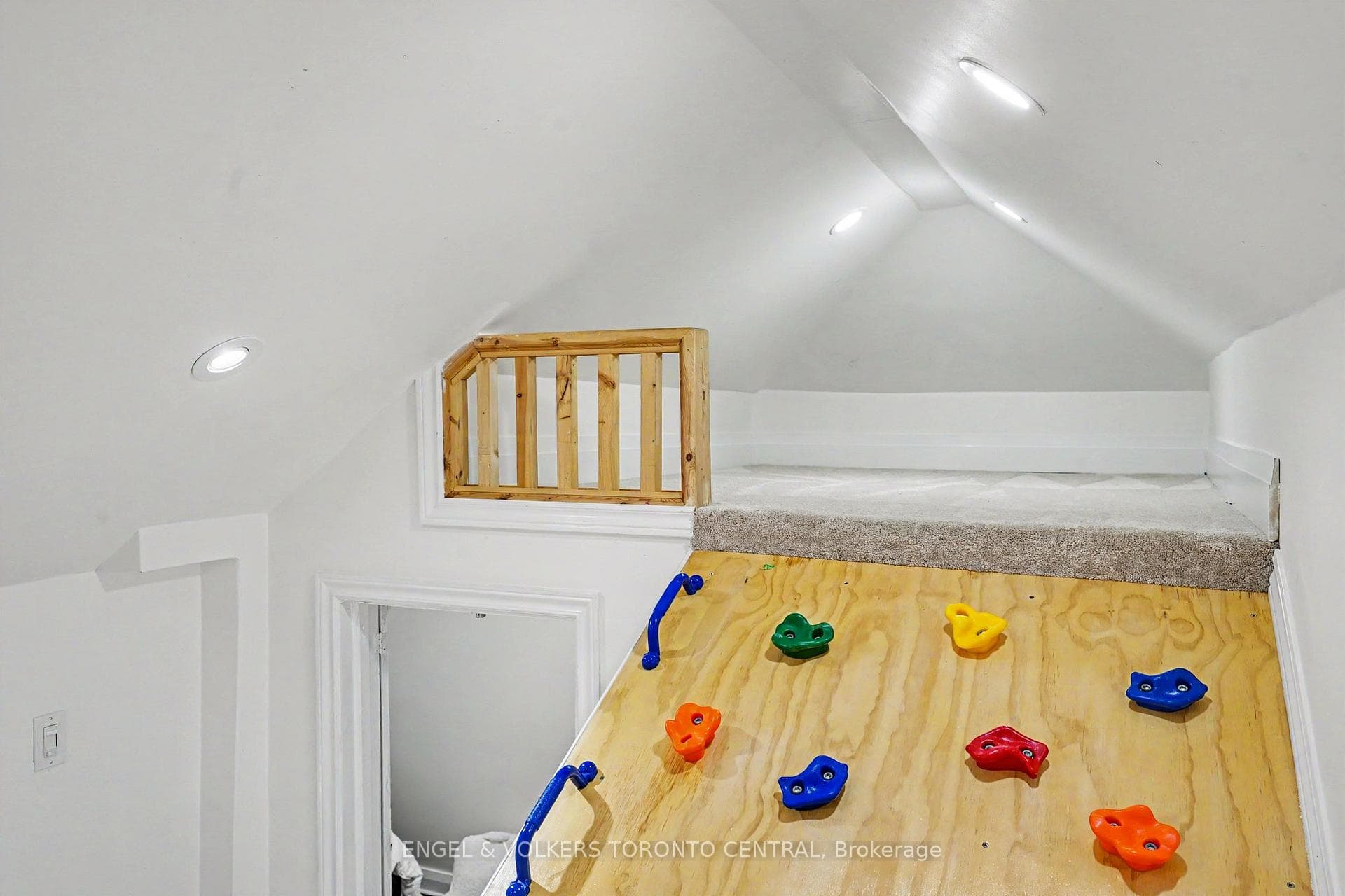 28 Inverleigh Drive photo 18