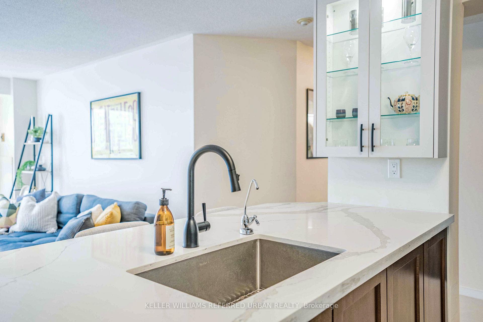 90 Dale Avenue Unit 806 photo 17