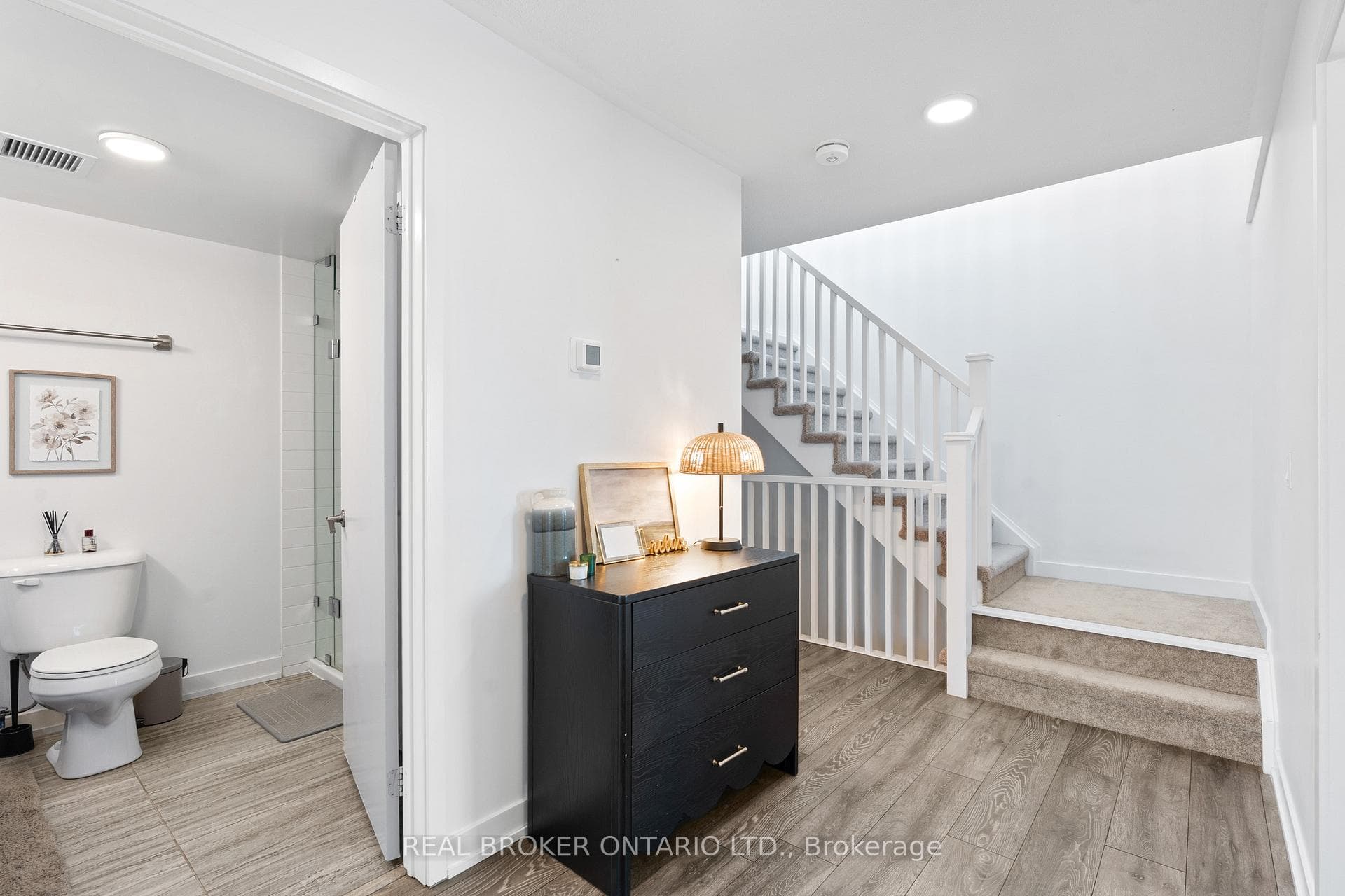 1121 Cooke Boulevard Unit 1 photo 24