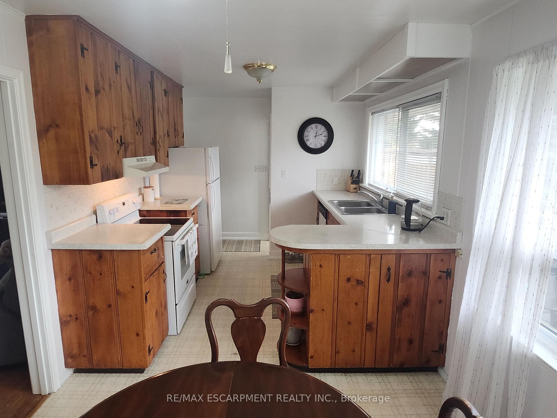 6142 Scott Street photo 11