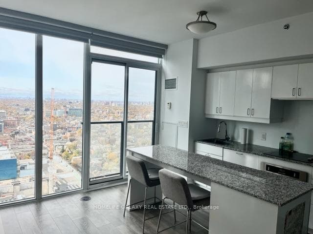 426 University Avenue Unit 3702 photo 3