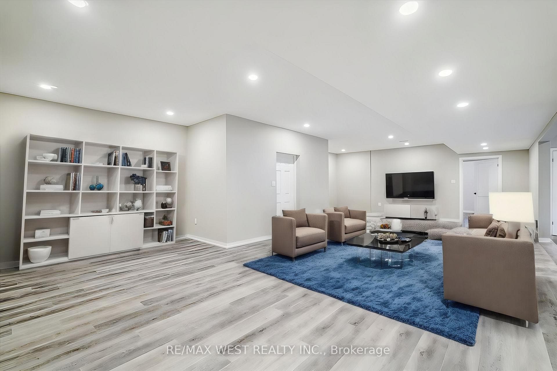 580 Reach Street photo 16