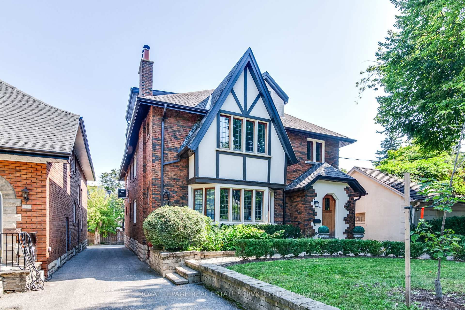727 Avenue Road photo 29