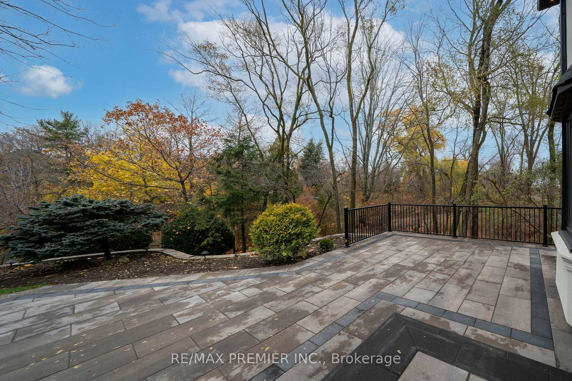 3259 Shelburne Place photo 35