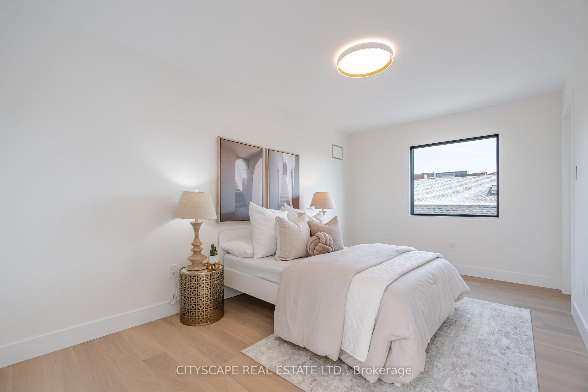 849 Coxwell Avenue photo 30