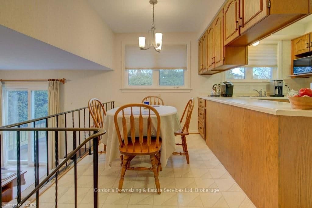 306 AVENUE Road photo 16