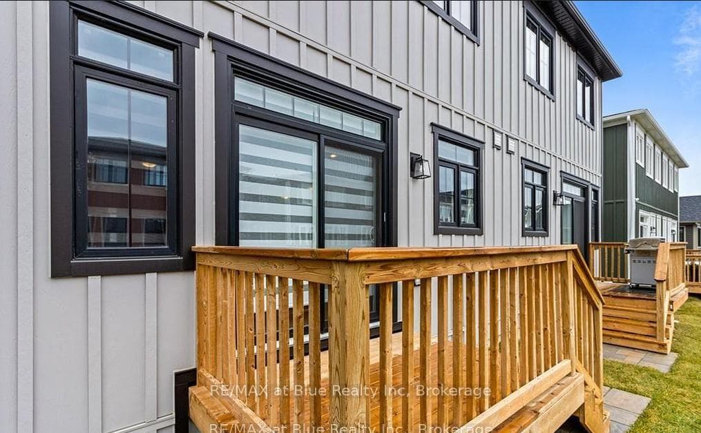 123 BLACK WILLOW Crescent photo 38