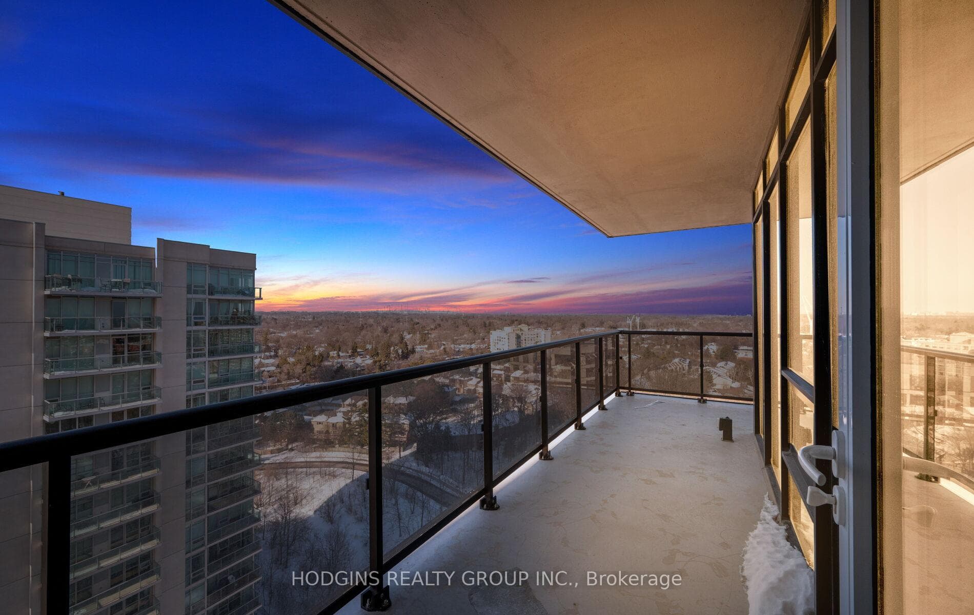 1035 Southdown Road Unit LPH 1801 photo 37