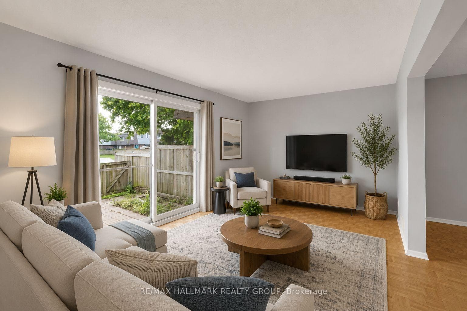 2912 Fairlea Crescent photo 9
