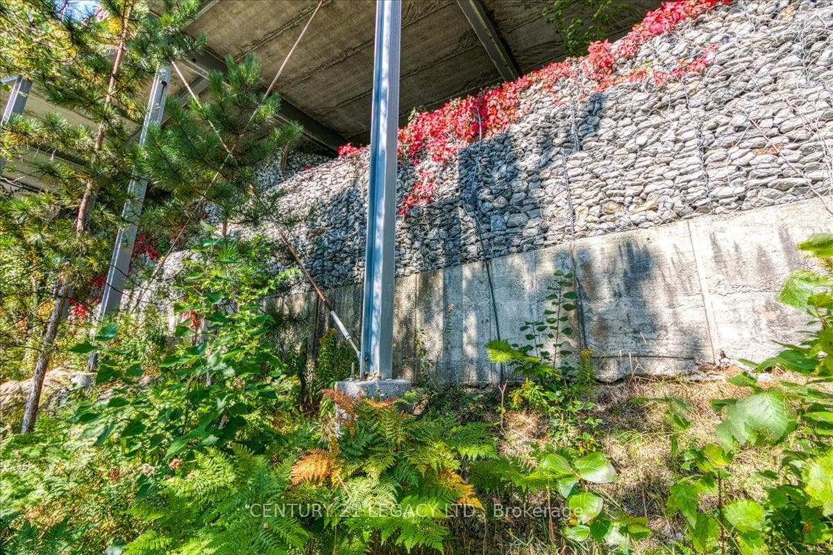 376 Maki Avenue photo 47