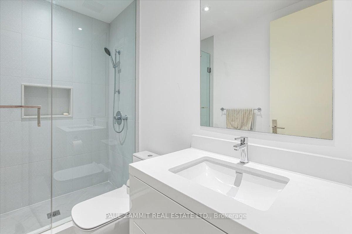 14 Rothsay Road photo 23