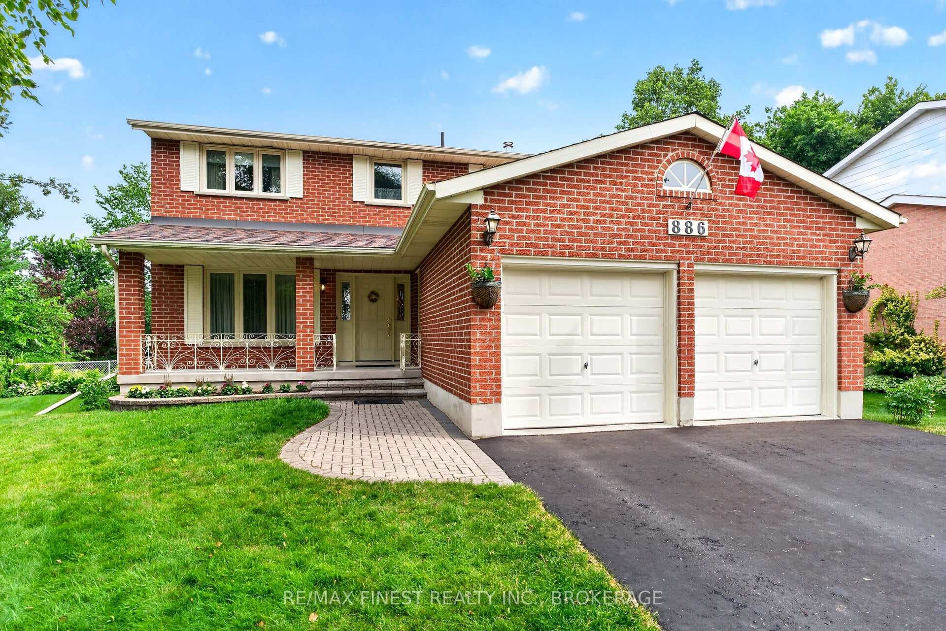 886 Bridle Path Crescent photo 3