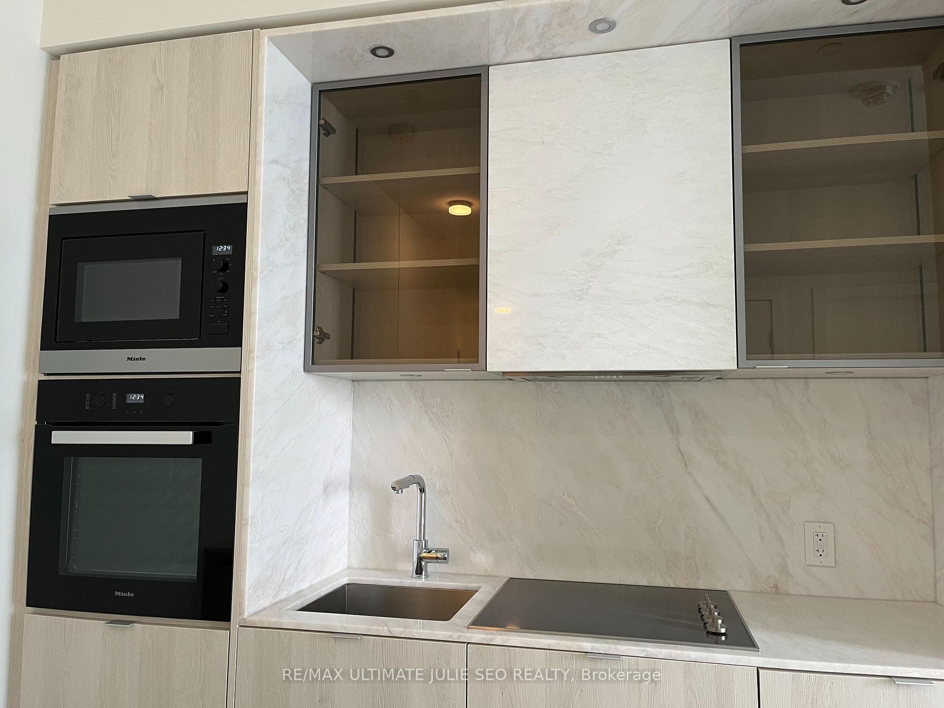 11 Yorkville Avenue Unit 4306 photo 13