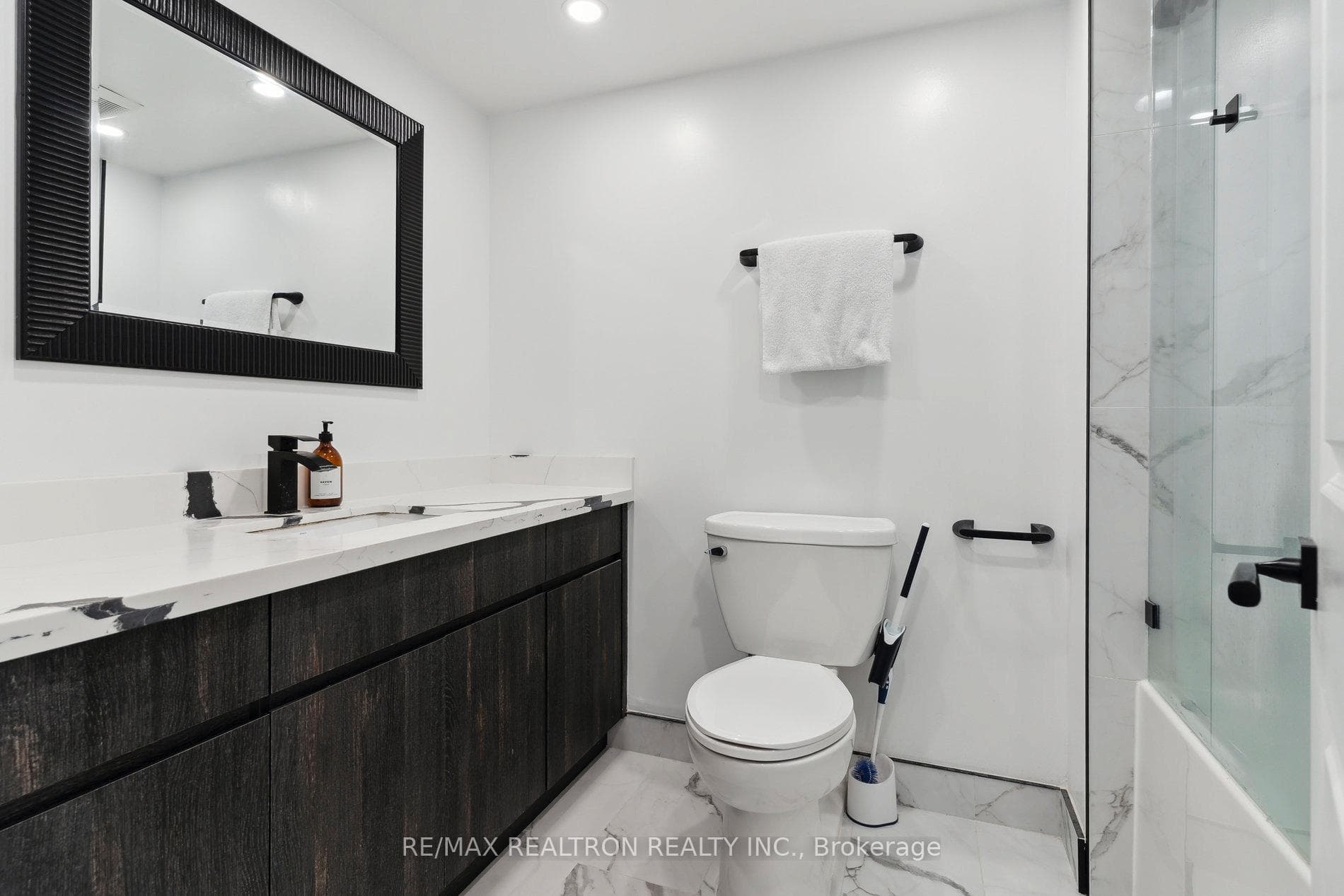 65 Harbour Square Unit 3206 photo 29