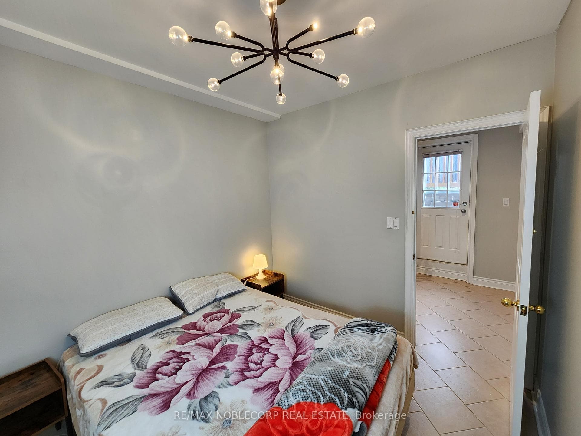 5 Twinberry Crescent Unit Lower photo 9