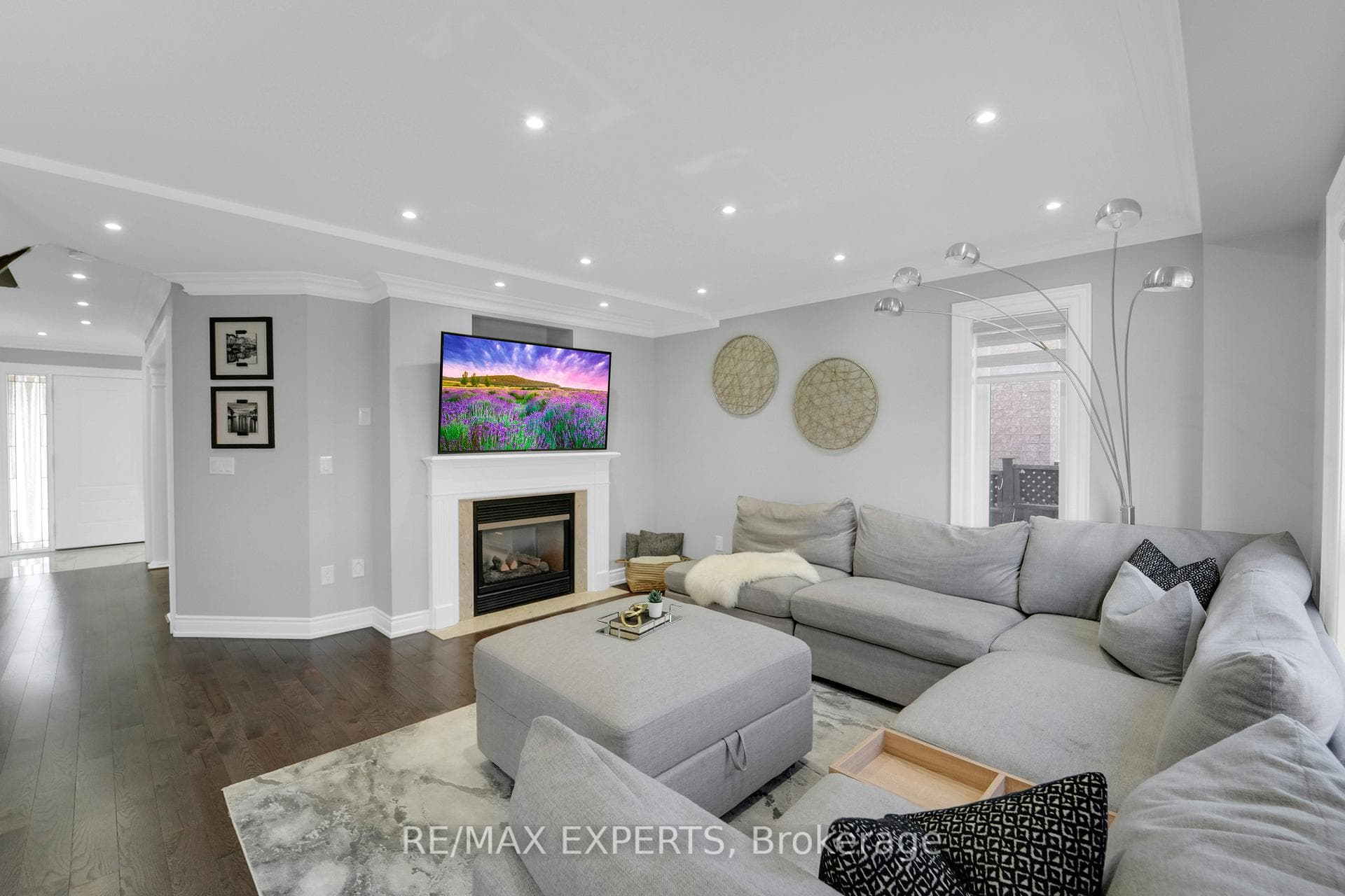 124 Riverwood Terrace photo 9