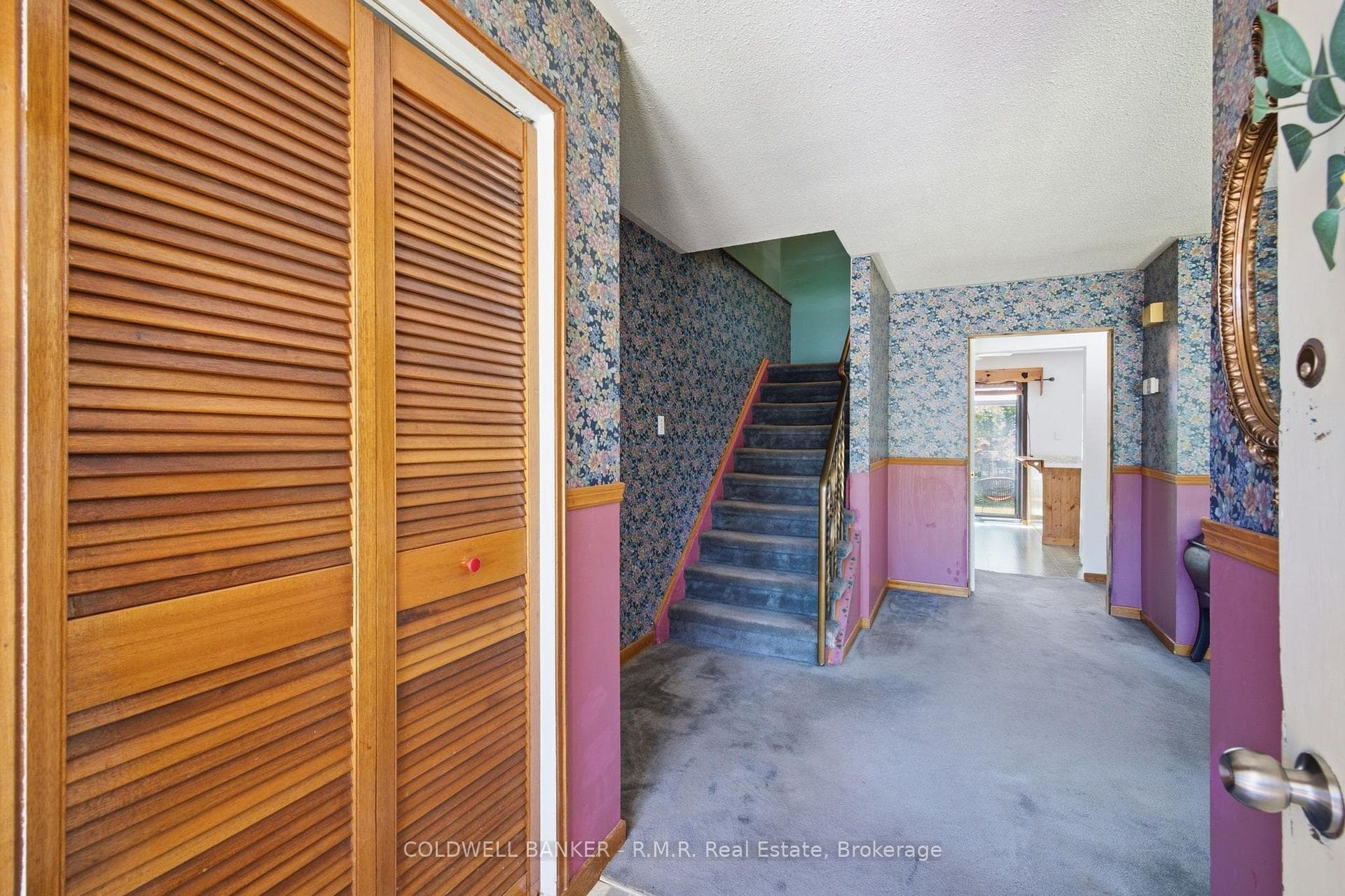 358 Camelot Court photo 16