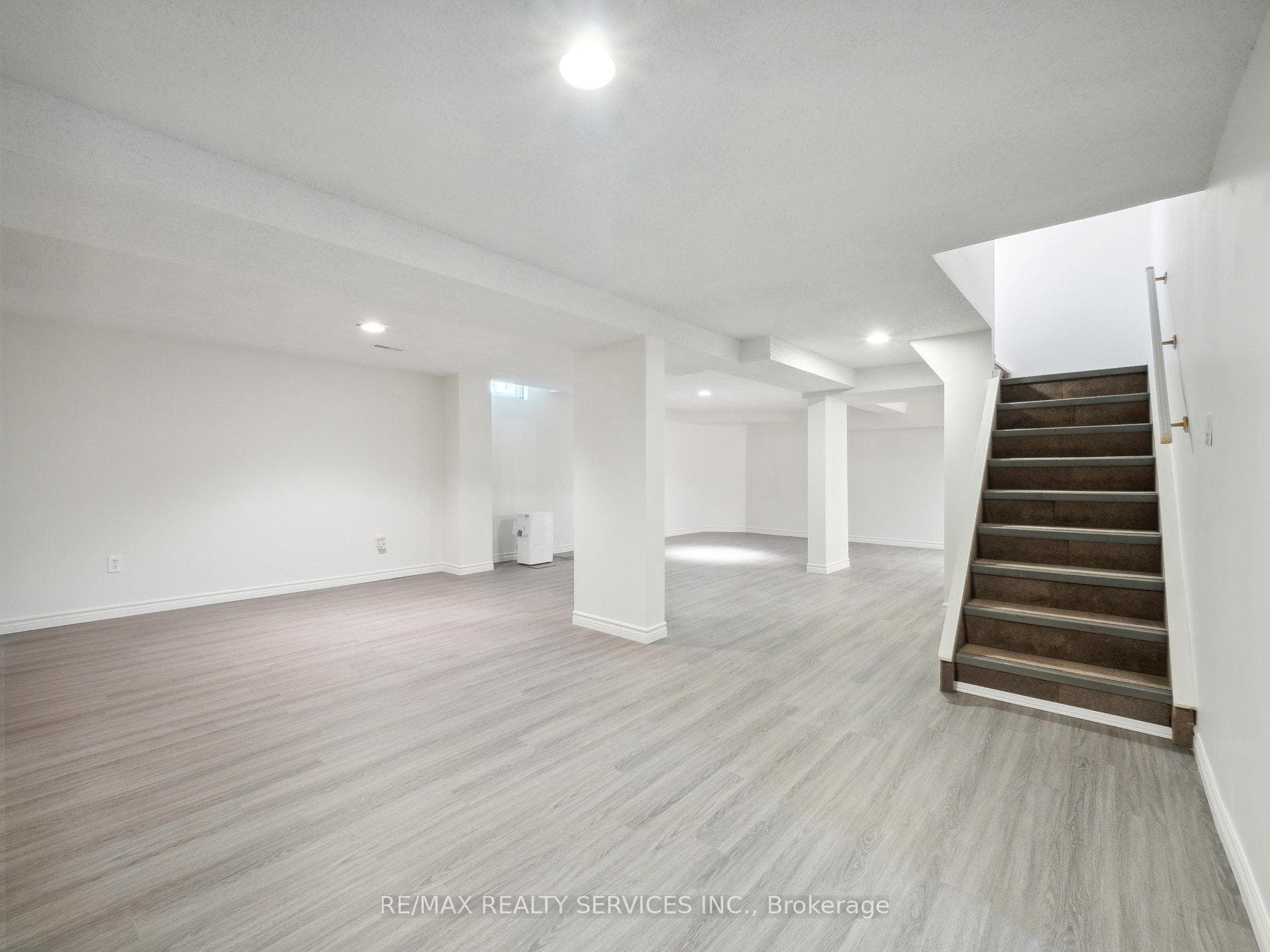 6 Smye Court photo 33