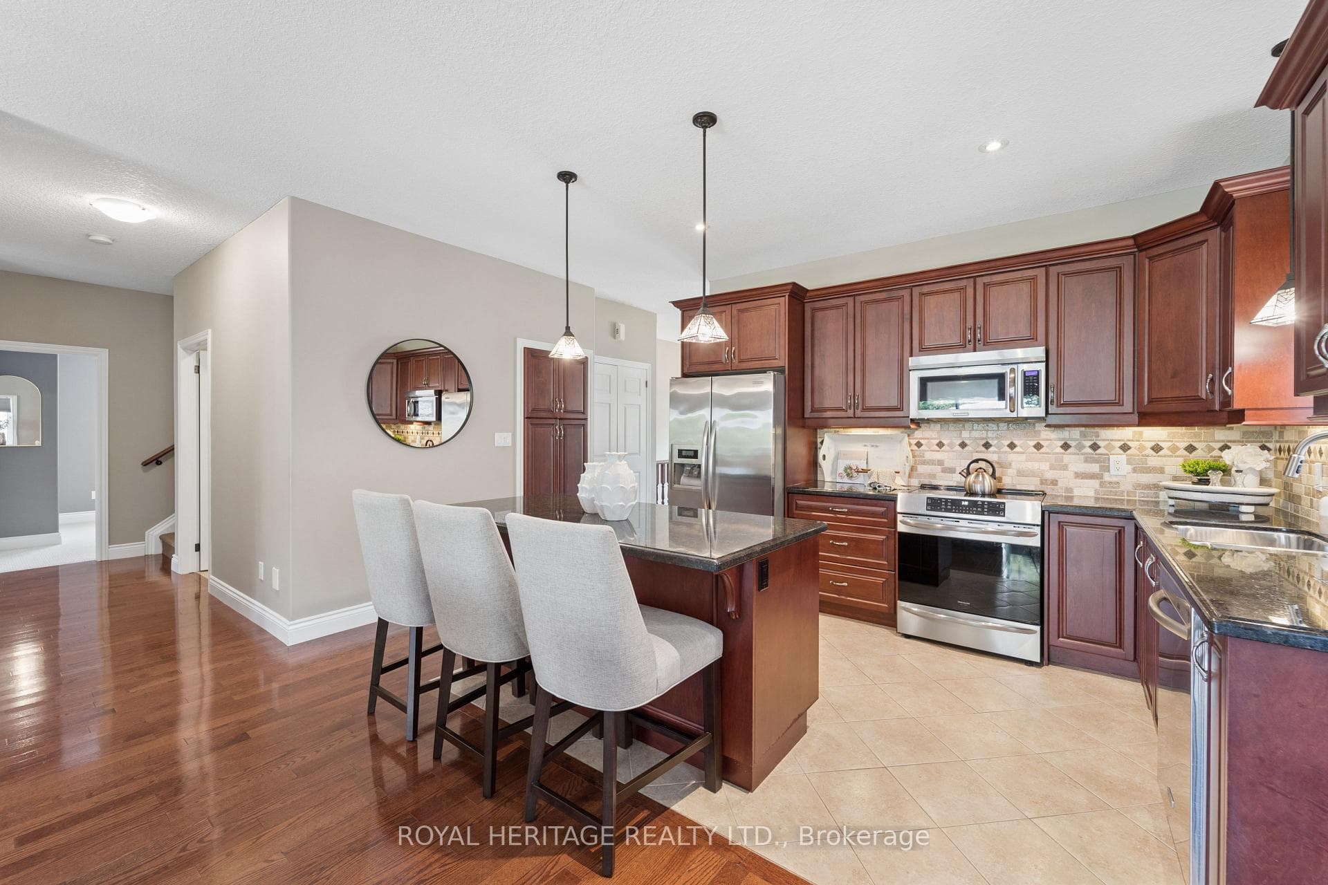 24 Corvinelli Drive photo 6