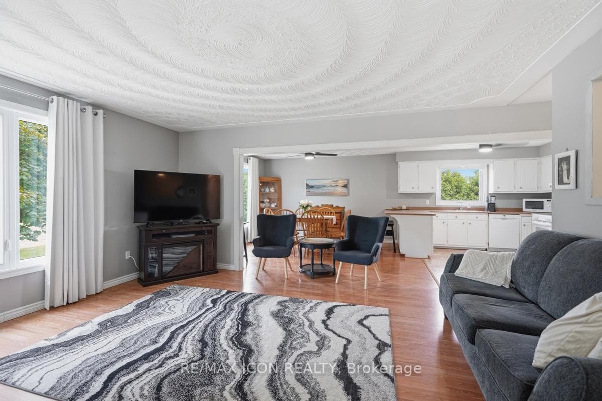 10810 Graham Road photo 12