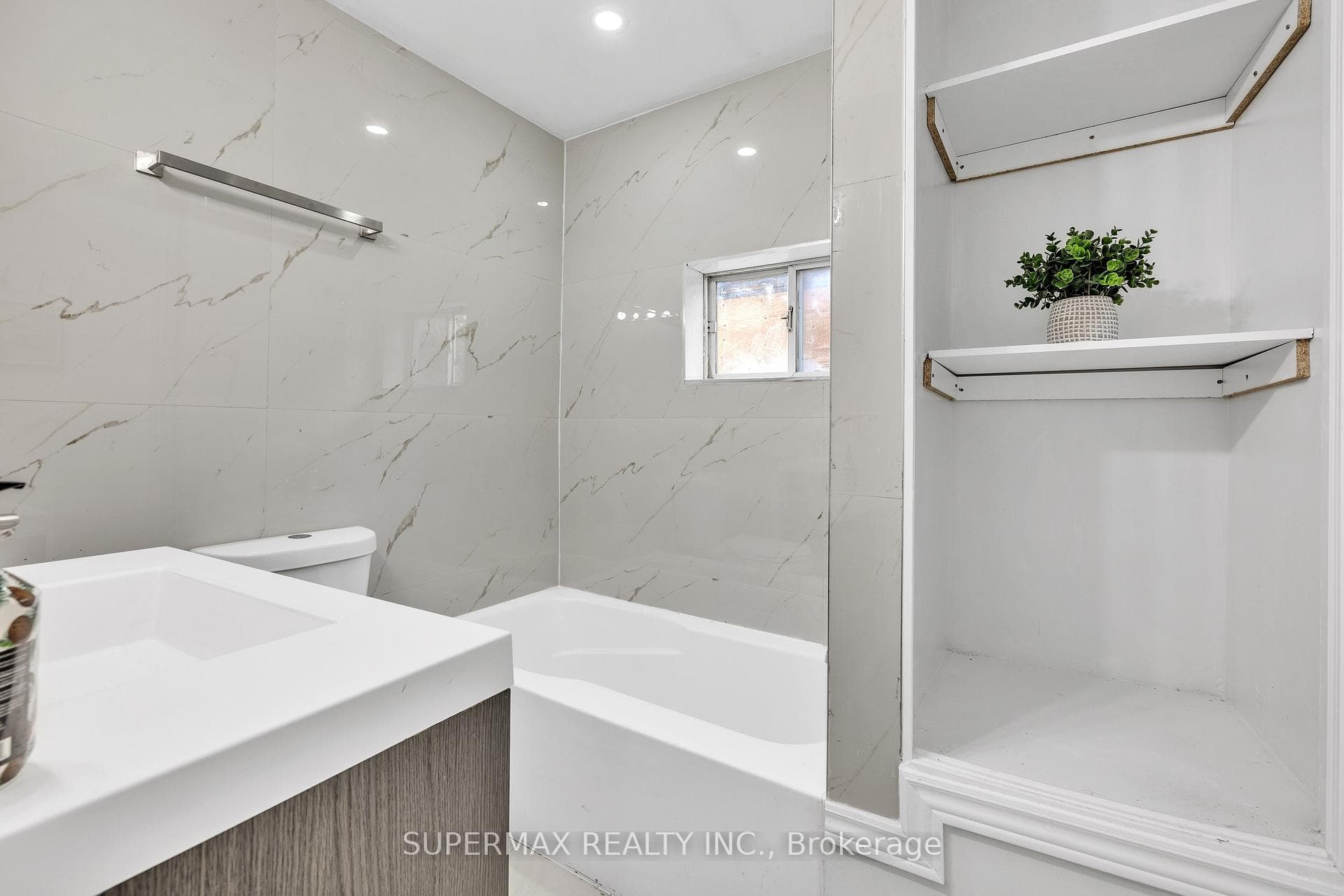 156 Brisbin Street photo 13