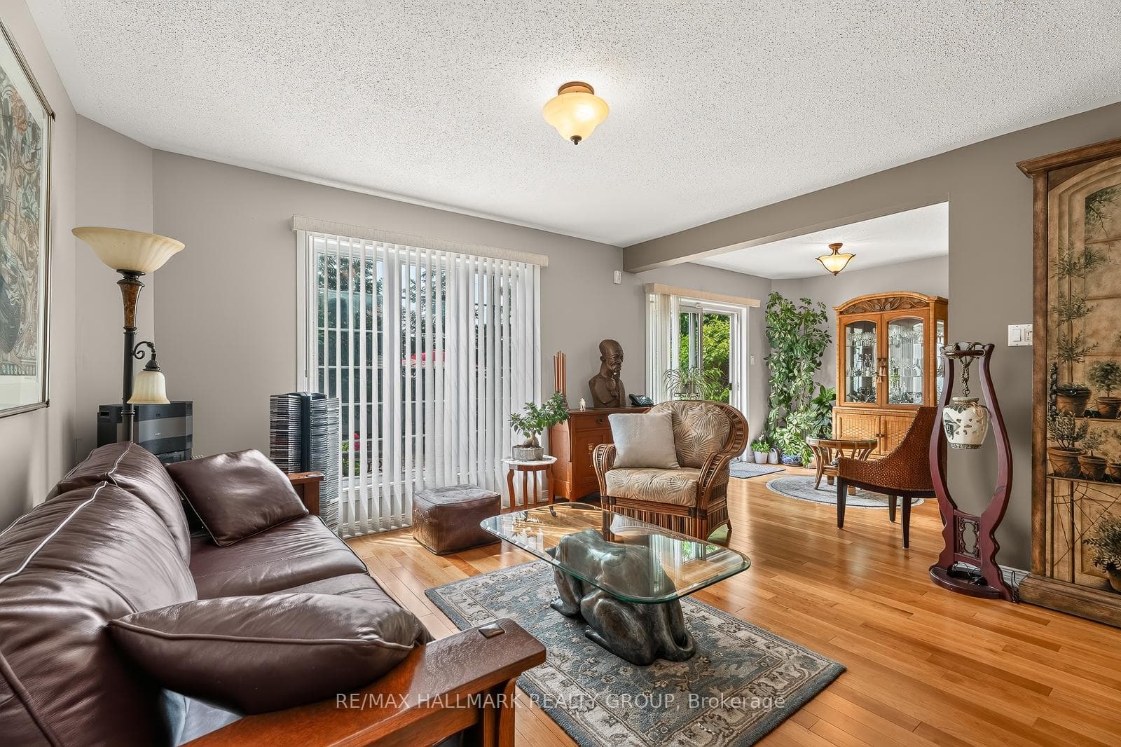 511 Deancourt Crescent photo 16