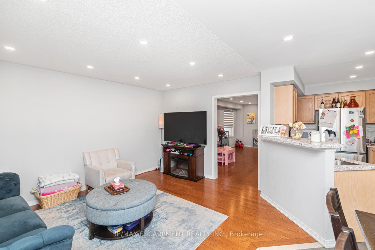 83 Daws Hare Crescent photo 9