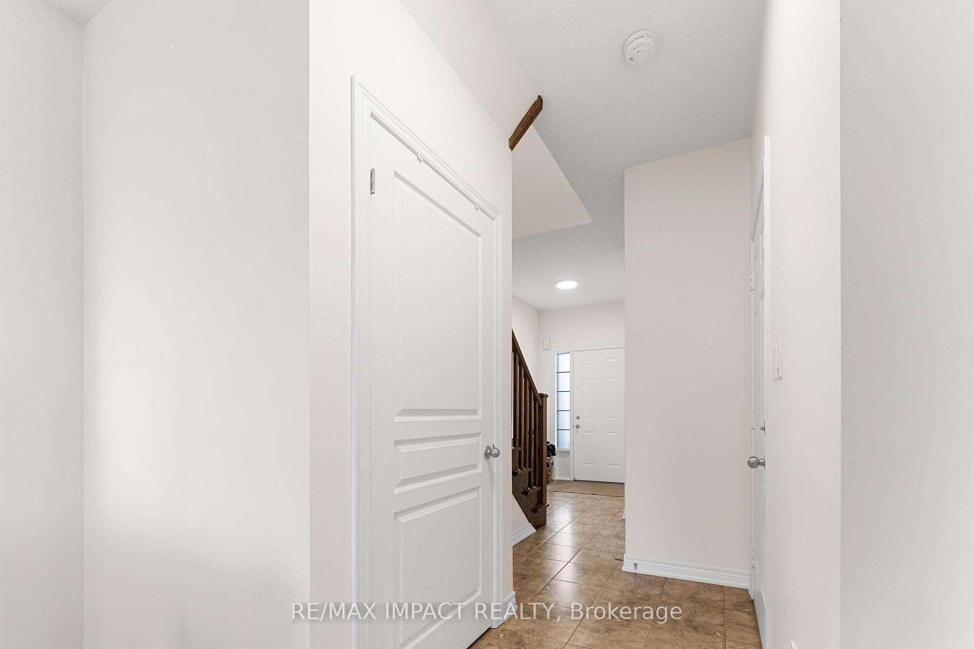 5084 Alyssa Drive photo 8