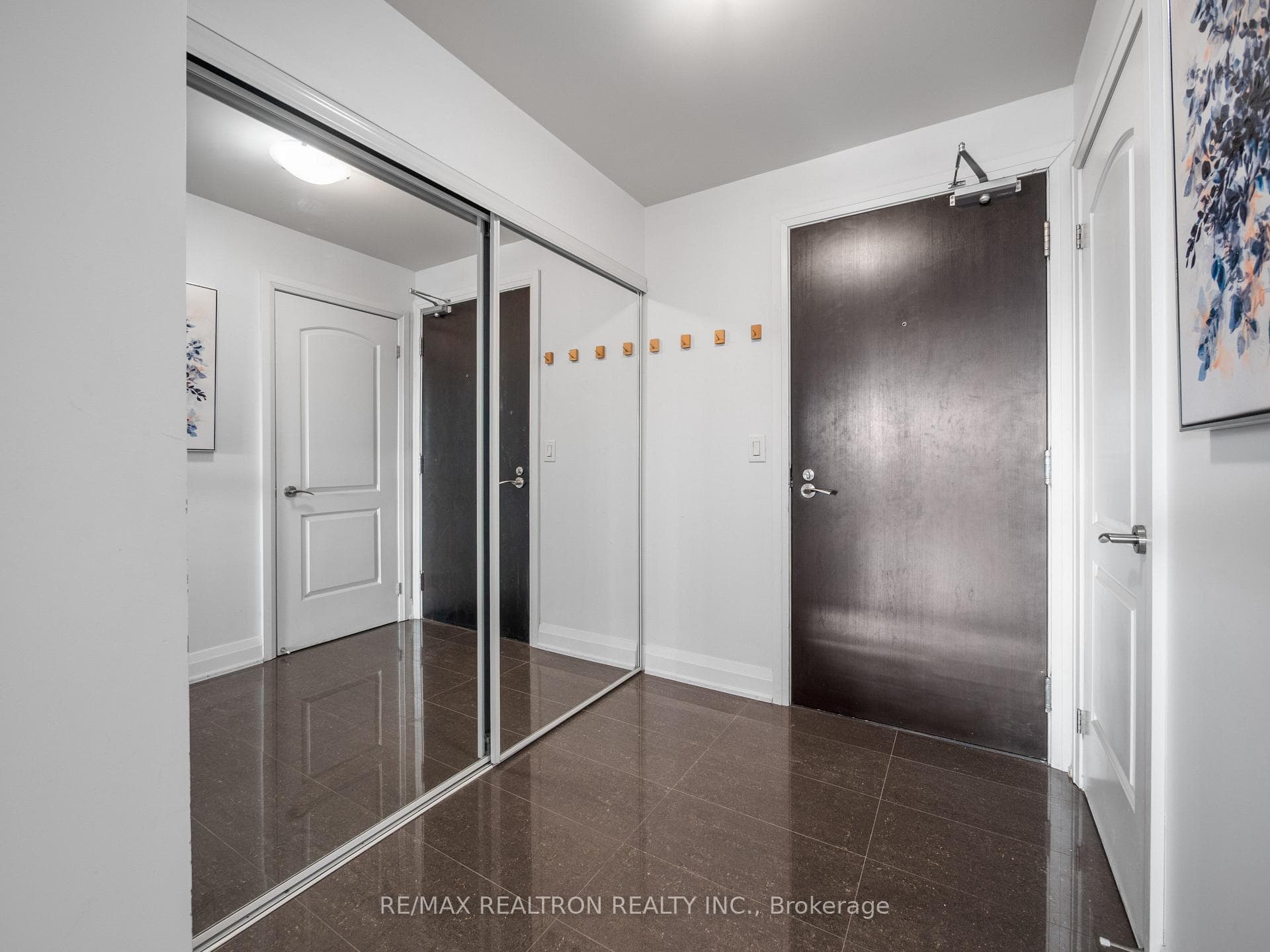 20 NORTH PARK Road Unit 1110 photo 2