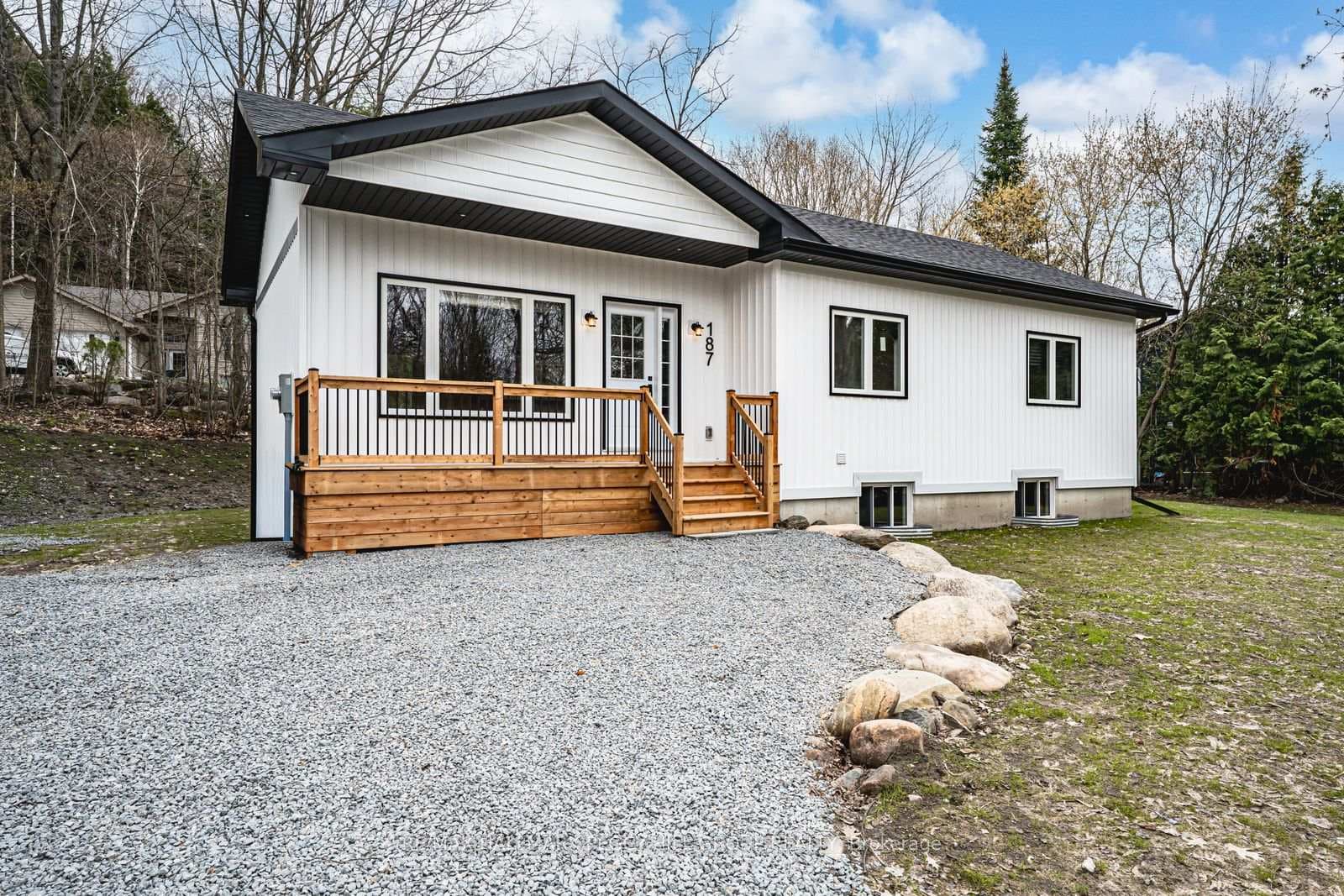 187 Albin Road photo 1