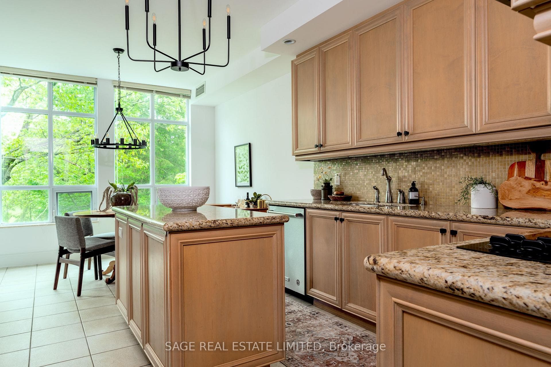 7071 Bayview Avenue Unit 211 photo 8