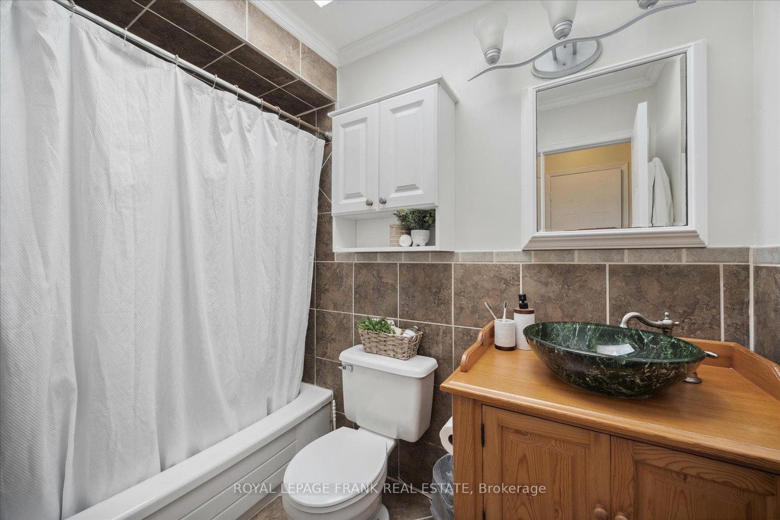163 Edward Street photo 22