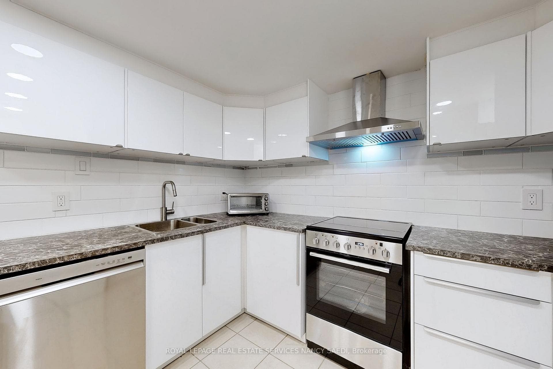 21 Sandfield Road photo 13