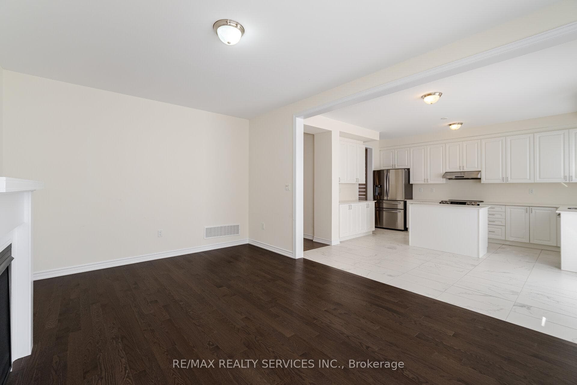 37 Royal Fern Crescent photo 9