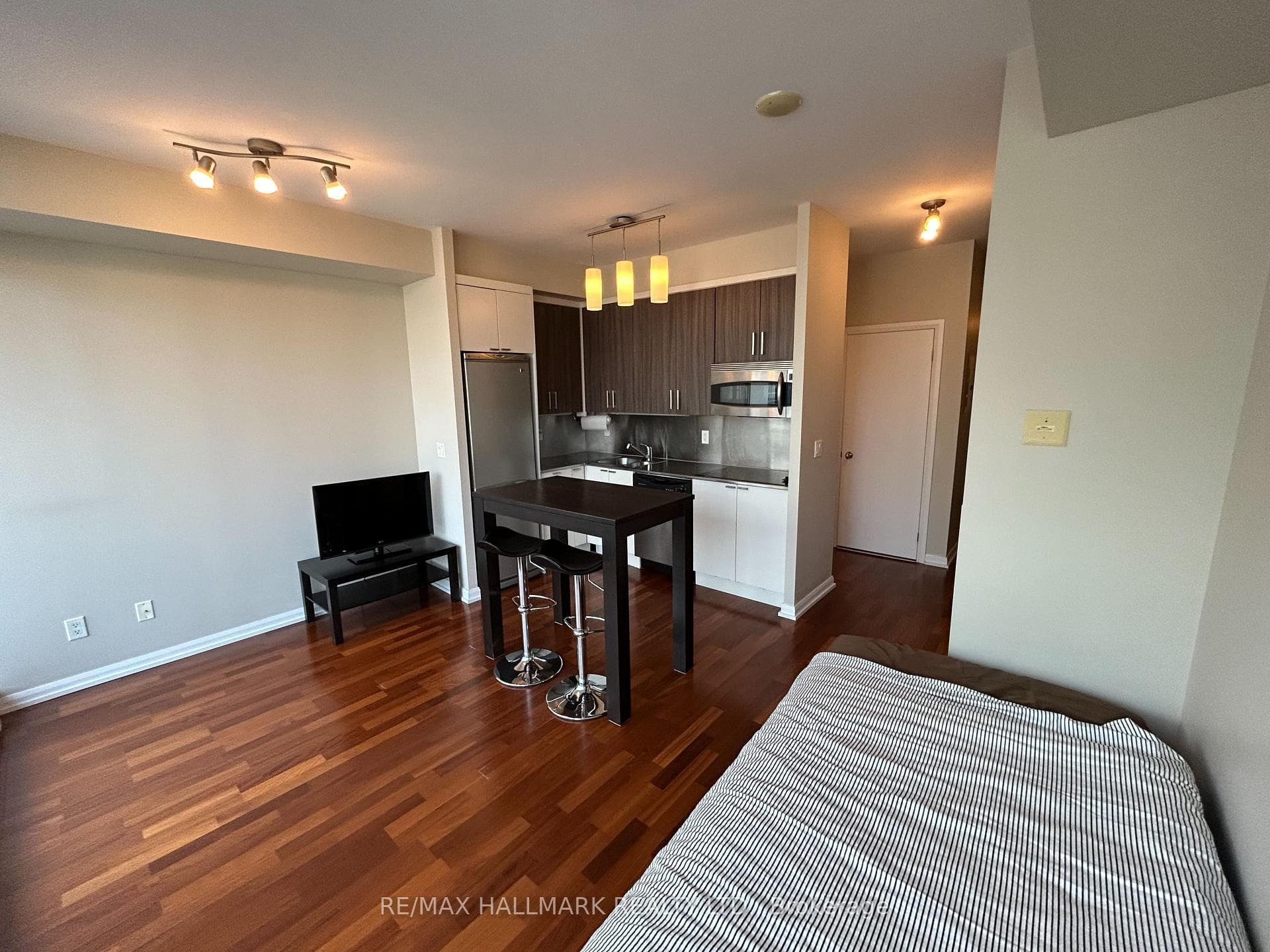 111 Elizabeth Street Unit 1631 photo 3