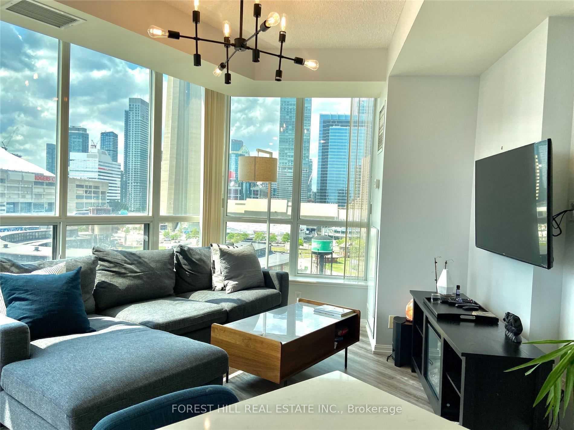 230 Queens Quay Unit 1526 photo 16