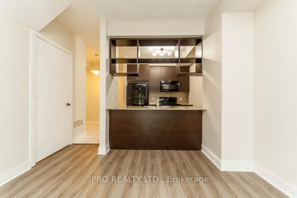 310 Village Green Square Unit 35 photo 2