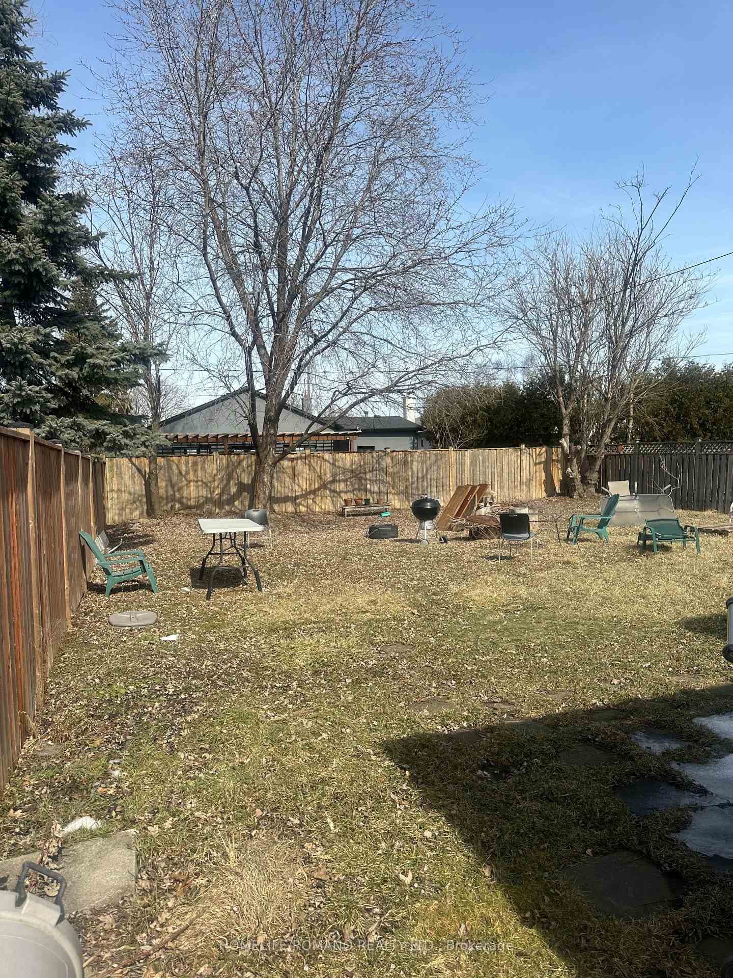 196 Gary Drive photo 3