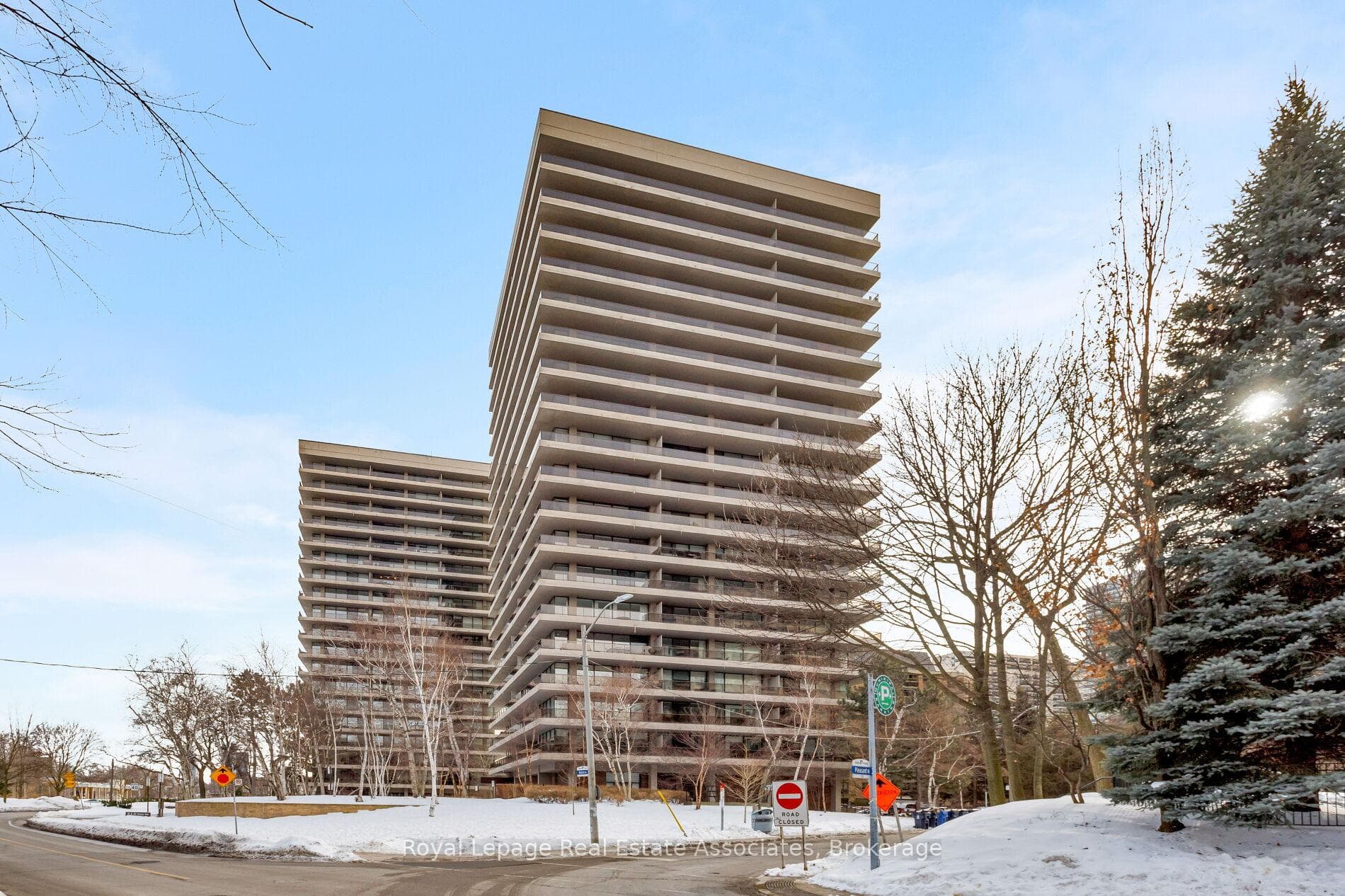 20 Avoca Avenue Unit 602 photo 1
