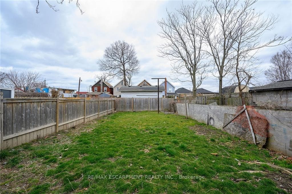 8 Lyndhurst Street photo 39